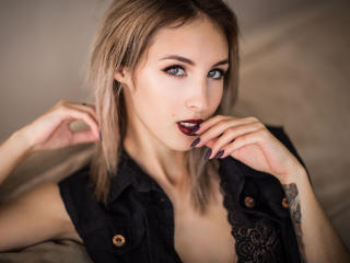 Velmi sexy fotografie sexy profilu modelky AmyYammy pro live show s webovou kamerou!